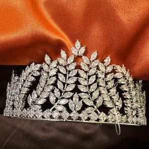 New large tiara rhinestone headpiece.